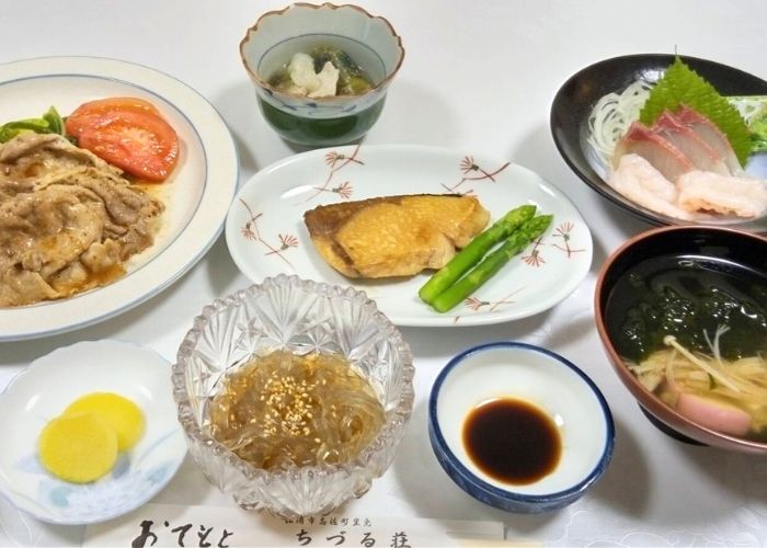 松浦旅館ちづる荘の晩御飯の写真